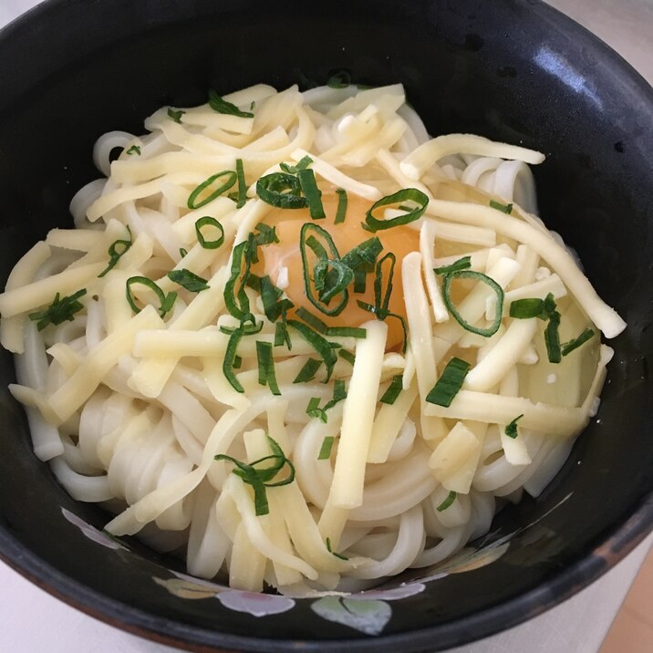 チーズとろ〜り★釜玉混ぜうどん